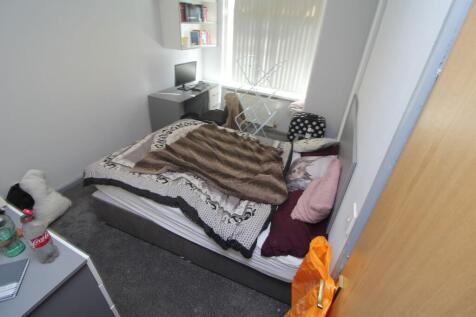 Brighton Road, Reading, RG6 photo 3