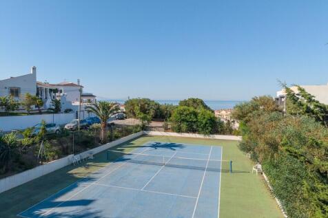Communal tennis