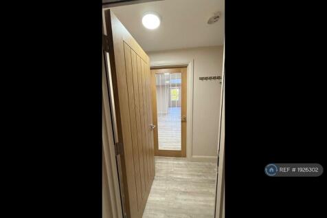Internal Hall Door To Flat/Lounge/Kitchen 