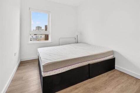 To Let  3 Bedroom Flat Balcony CR0  www.islingtonp