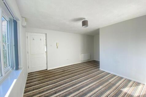 Five Trees Close, Tetbury, Gloucestershire, GL8 8DE photo 5