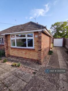 Bungalow With Ample Parking And Garage