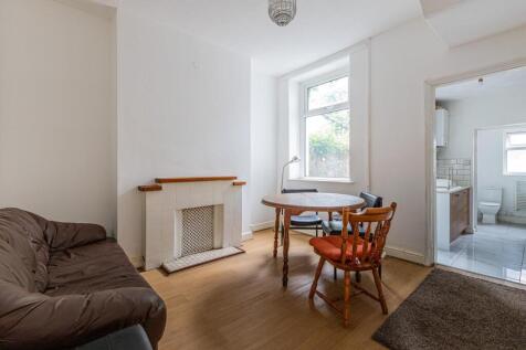 Robert Street, Cathays photo 4