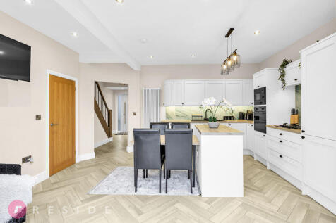 Kitchen &amp; Dining Room