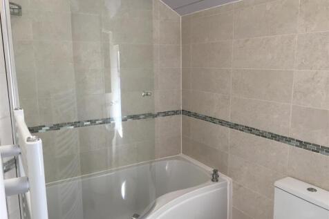 1Palatine  bathroom.JPG