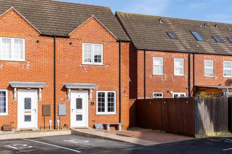 15 Chamomile Way (Spalding)-3.jpg