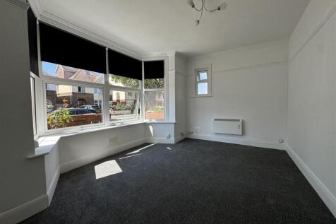 LOUNGE DINING ROOM