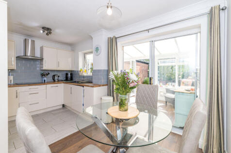 Robin Hill Drive, Standish, WN6 0QW photo 3