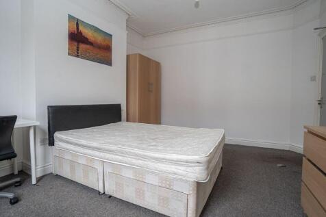 6 Bedroom, Lidderdale Road photo 3