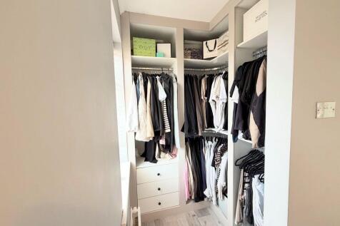 Walk-in Wardrobe