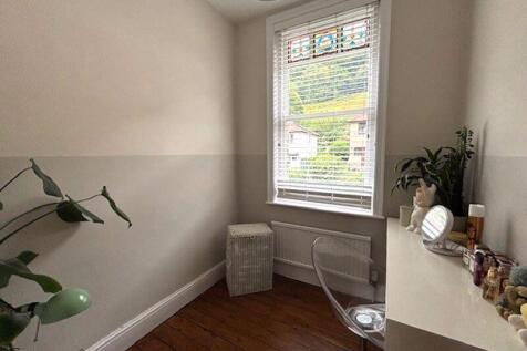 Bedroom 5 (Dressing Room)