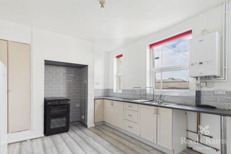 Kaye Street, Heckmondwike, West Yorkshire, WF16 photo 3