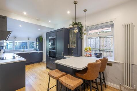 Open Plan Kitchen Reception