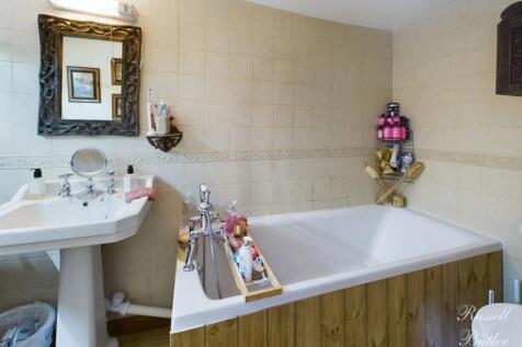 CAM02127G0-PR0167-STILL014