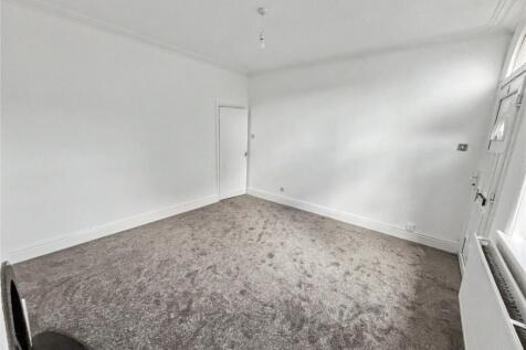 Dewsbury Road, Wakefield, WF2 photo 5