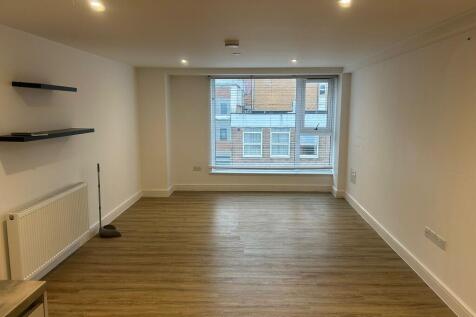 Station Place, Kings Road, Brentwood, Essex photo 3