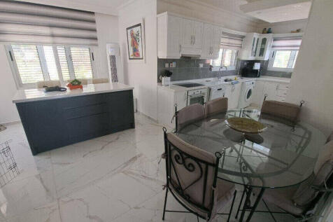 kitchen diner upstai