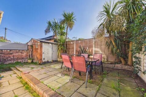 CAM03604G0-PR0391-STILL054.jpg