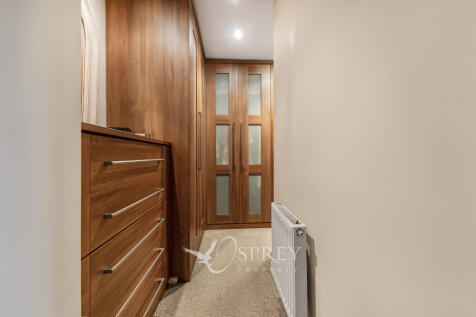 Dressing Room to Bed