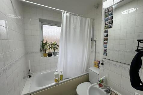 f11mh.bathroom.JPG