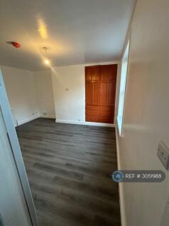 Deighton Road, Huddersfield, HD2 photo 3