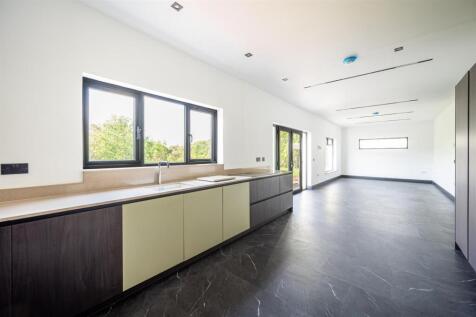 Dining Kitchen (1).jpg