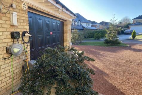 Garage/Driveway