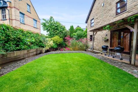 Virtual Grass Rear Garden