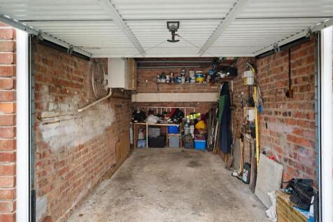 Garage1.jpg