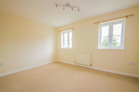Coles Close, Burton Latimer, Kettering photo 4