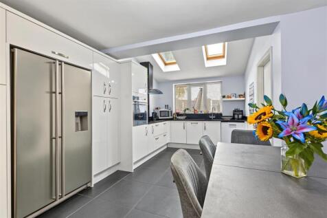 Kitchen_1.jpeg