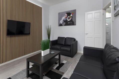 Lounge Shots (3)