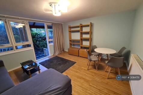 3-bed flat on Landseer House, London, SW11, £3,000/mo