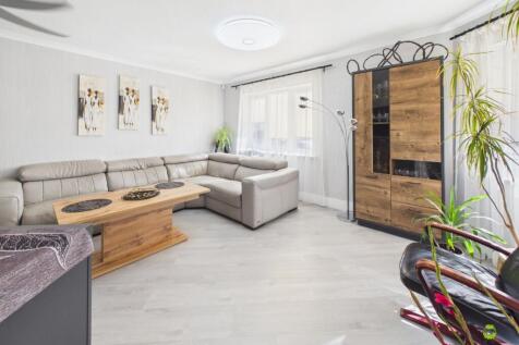 Presented by Clinton at EweMove Bexleyheath and Da