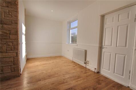 The Hall Close, Ormesby, TS7 photo 3