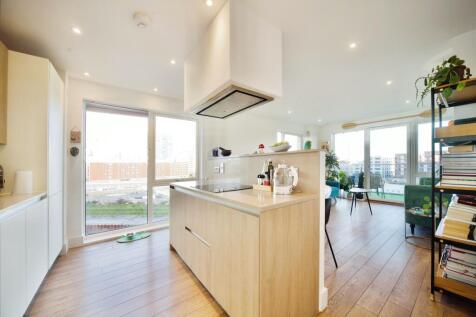 London, E3 - property photo