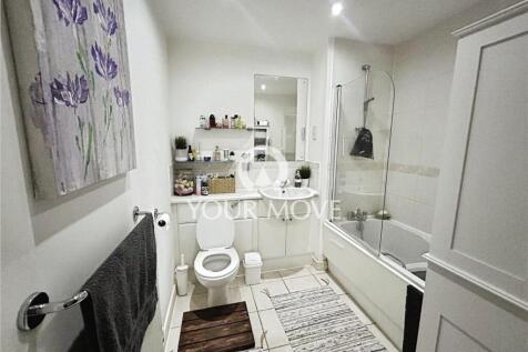 Erebus Drive, London, SE28 photo 3