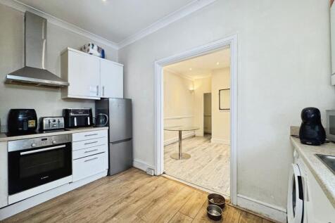 Kitchen/Reception