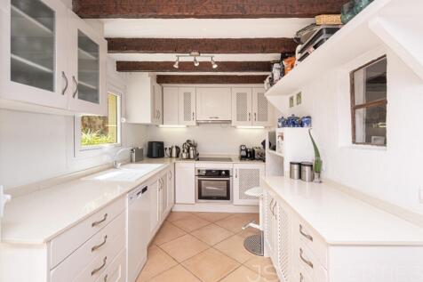 Charming Townhouse in Central Pollensa with Spacious Terraces