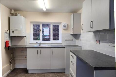 Kitchen pic 2.jpg