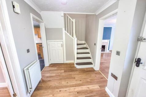 24-12-2025__20-52-49_1_Mayflower___hallway_4620.qu