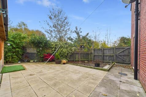 CAM01832G0-PR0262-STILL005.jpg