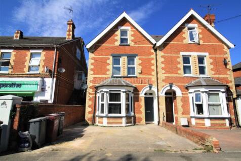 7-bed semi-detached on Erleigh Road, Reading, £5,075/mo