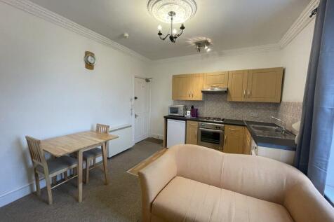 Ambra Vale East – First Floor Flat Ref 841 photo 4