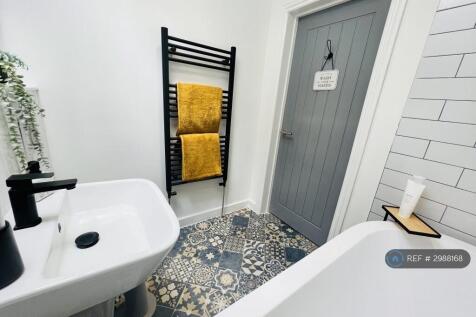 Bedroom 6 En-Suite