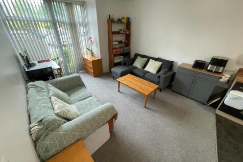 Lauriston Close, Manchester, Greater Manchester, M22 photo 4