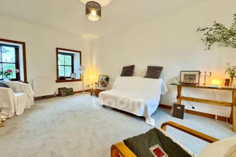 Avenue Square, Stewarton lounge pic