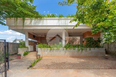 6 Room Apartment Hotel For Sale - Svay Dangkum, Siem Reap