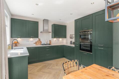 9 Betts Close, Banbury-13.jpg