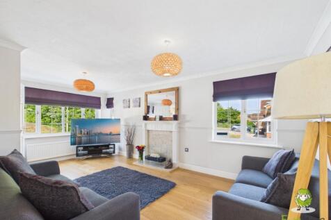 EweMove Estate Agents Basingstoke - Lyndhurst Driv